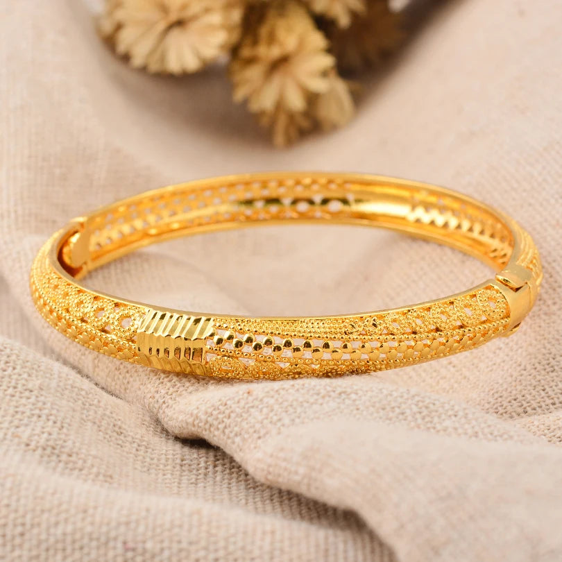Round Flower Gold-Color Bangle – Algerian Wedding Bracelet (2.36")
