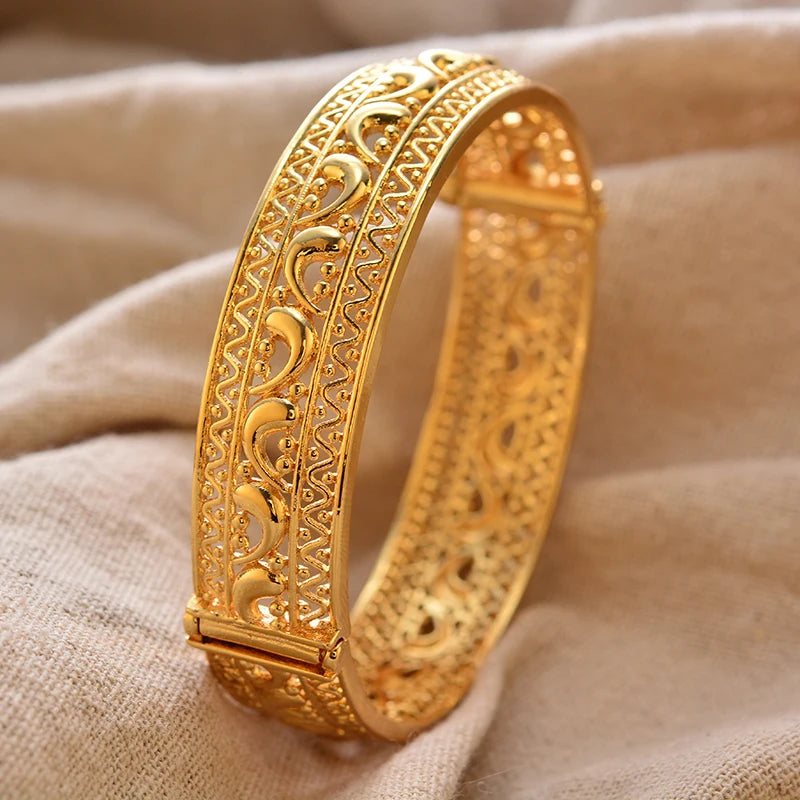Round Flower Gold-Color Bangle – Algerian Wedding Bracelet (2.36")